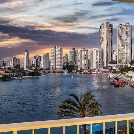 Amazing Water Views Surfers Paradise โกลด์โคสต์ ภายนอก รูปภาพ